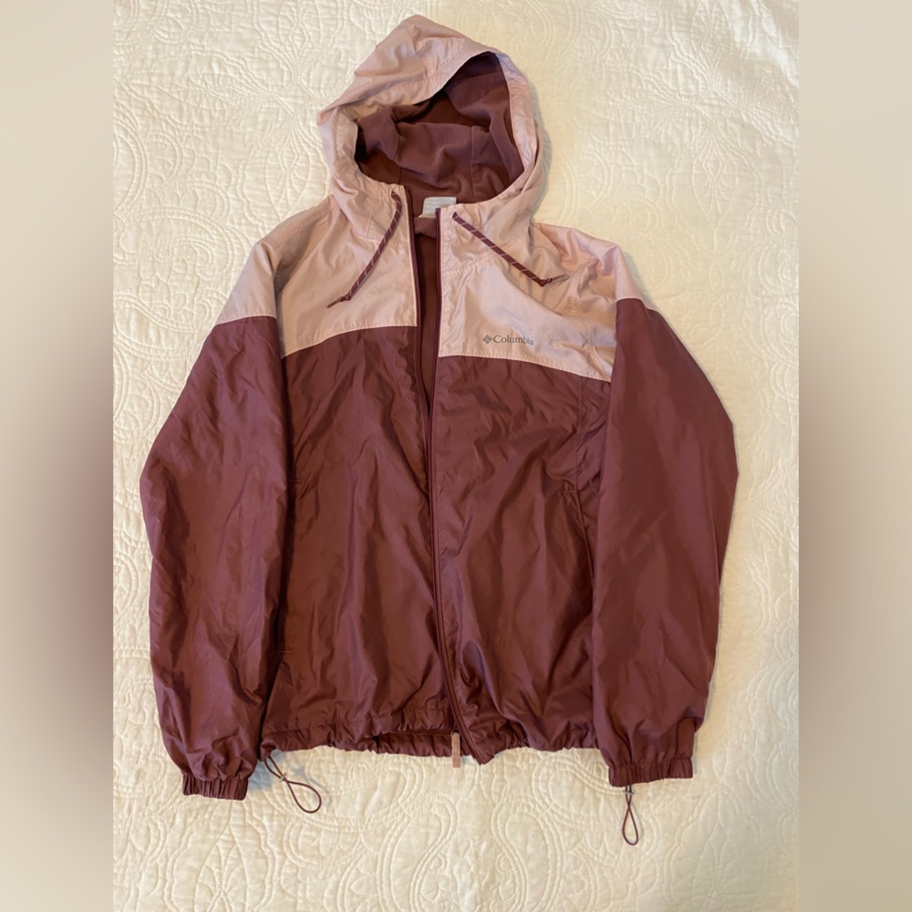 Windbreaker with lining inside